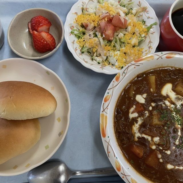 本日の献立:春の彩りと濃厚ビーフシチュー