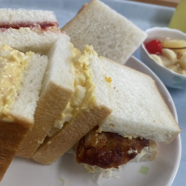 彩り豊かなサンドイッチランチ！心もお腹も満たされるひととき