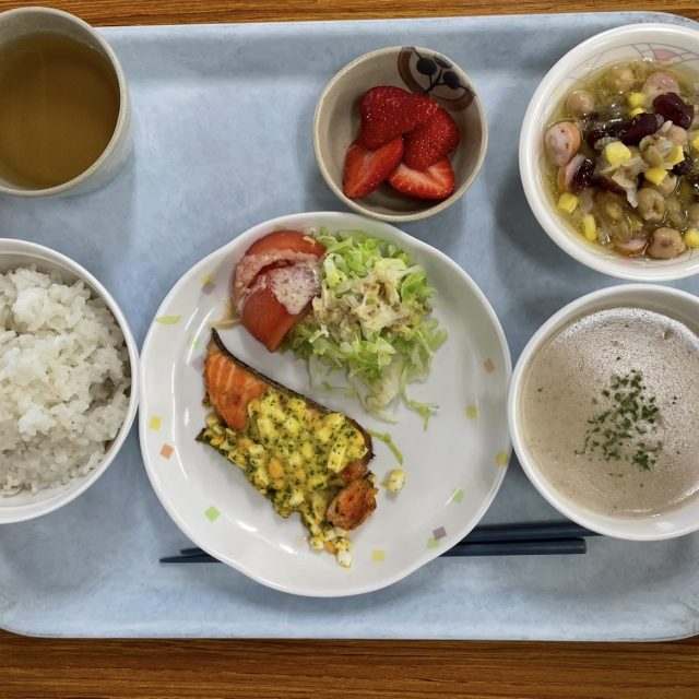 本日の献立：春の彩りと栄養たっぷりランチ