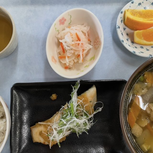 本日の昼食：春の訪れを感じる和の献立