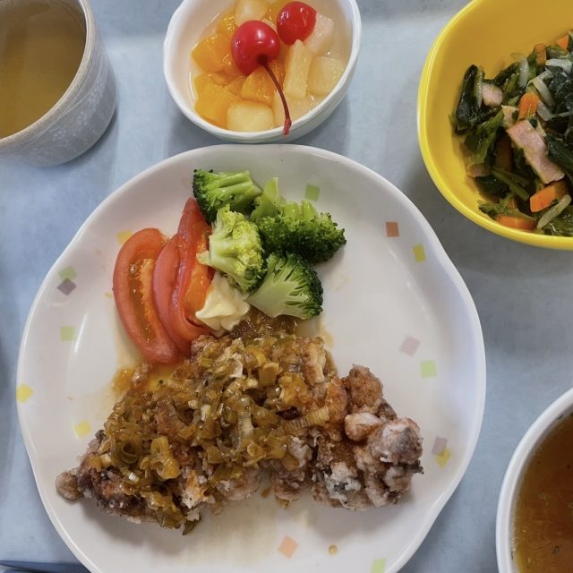 今日の昼食は「タラのタルタルソース焼き」