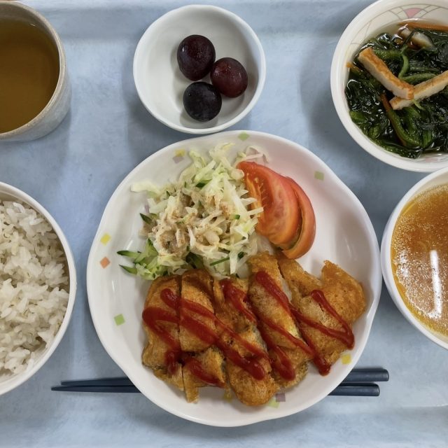 ️ 今日の昼食 ～ふんわりやわらか♪ ホキのフリッター～