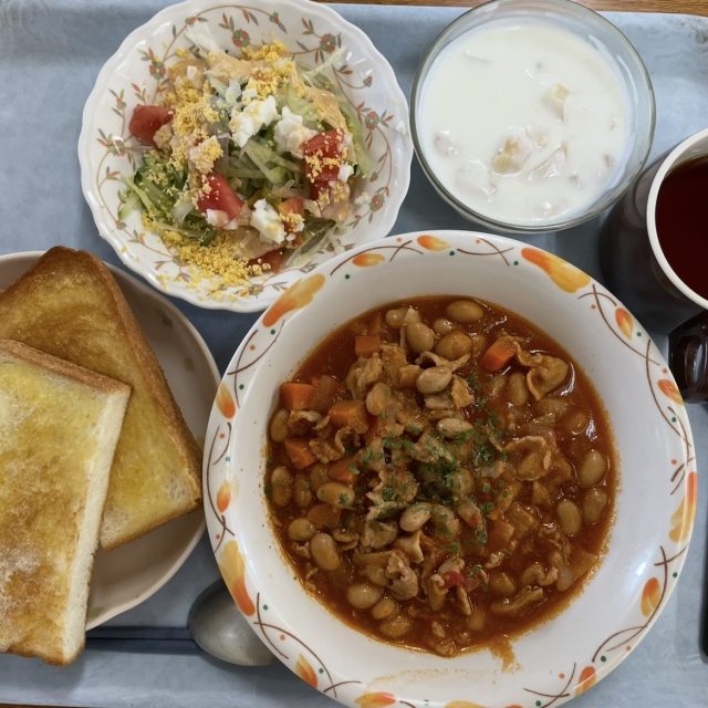 本日の昼食は、洋食メニューです。
